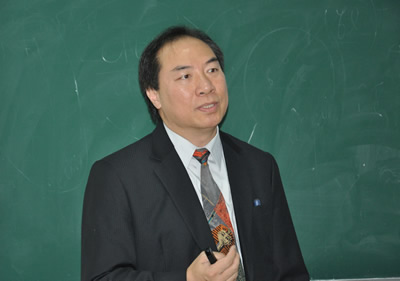 香港中文大学罗胜强教授来我校开设研究生暑期