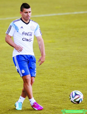 阿圭罗复出帮梅西|阿圭罗|迪马利亚