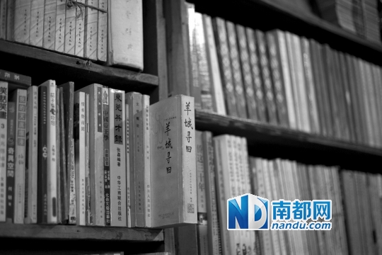 在旧书店淘书对书虫来说是一种乐趣。