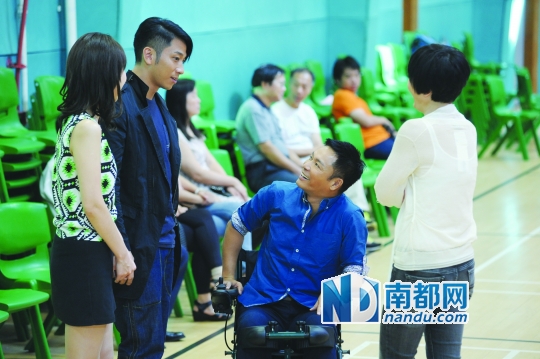 假装不计较过往，与吴卓羲做好朋友，其实是利用他的内疚来摆布他。