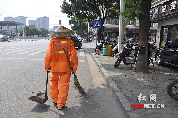 【烤验长沙】环卫工人:希望制服薄一点|环卫|垃