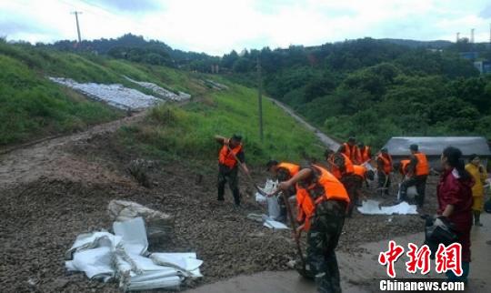 受台风影响福州杨廷水库现险情 目前已得到有