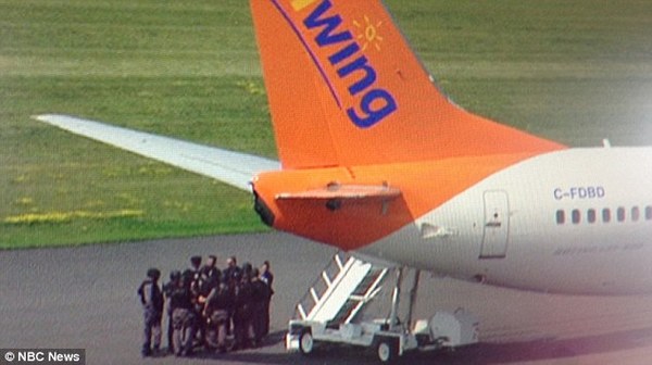加拿大飞巴拿马客机空中受乘客威胁返航 嫌犯