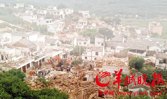 8月3日拍摄的云南鲁甸县地震灾区(手机拍摄)