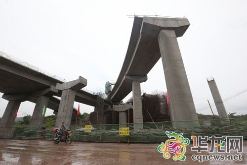 正在修建中的江綦高速綦江互通。记者 刘艳 摄