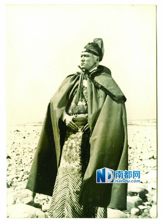 曹少钦(白鹰饰)