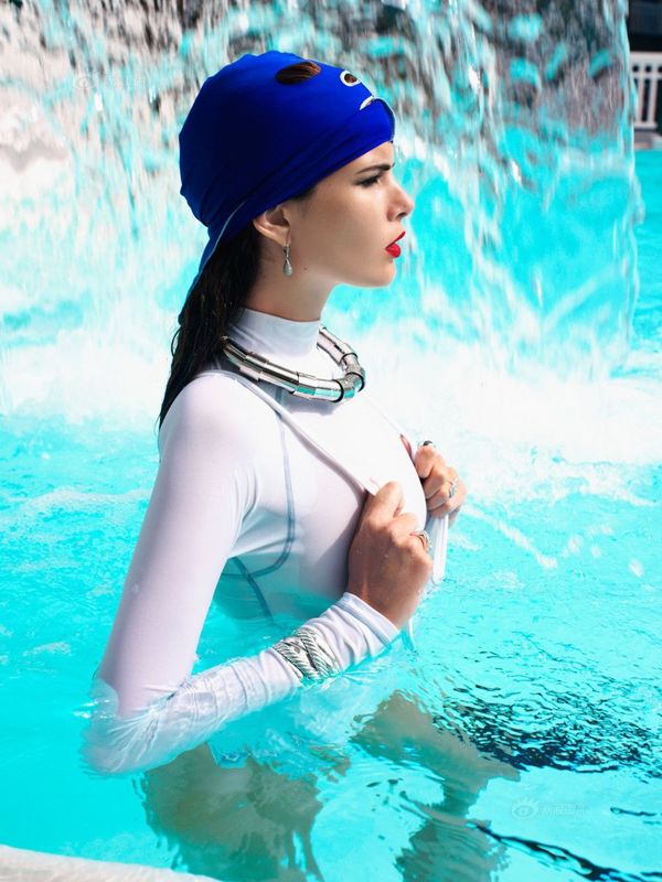 　　外媒拍脸基尼大妈主题写真【8】