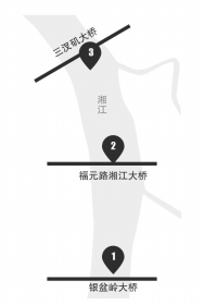 8月15日下午2点警方打捞出一具女性尸体。 8月14日上午10点警方在水边打捞出一具男童尸体。 8月13日下午5点市民目击到有人跳江。