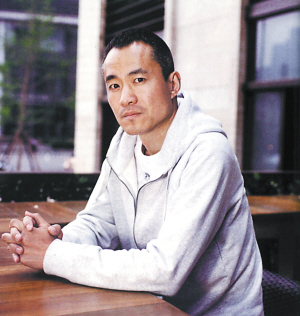 邱启明老婆_邱启明 月收入(2)