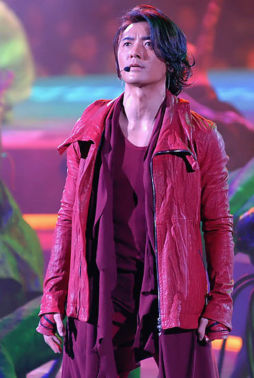 <em>郑伊健发型</em>时尚帅气 中长发最得宠 - 4G视界