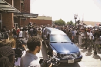 美被枪杀黑人青年葬礼举行|美国|圣路易斯_凤凰资讯