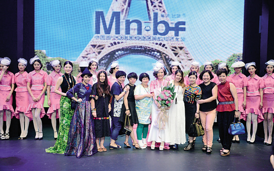 举行2015春季新品发布会|时装|时尚