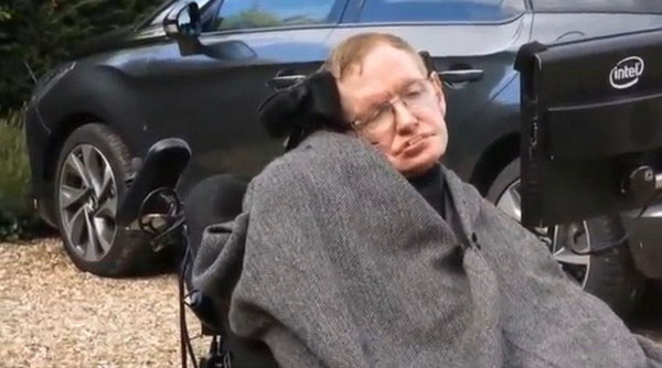 渐冻人霍金将挑战冰桶 曾著《时间简史》享誉