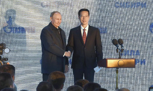 会见俄罗斯总统普京并共同出席中俄东线天然气