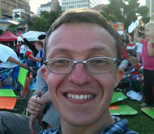 澳男子<em>网上泡妹</em>被骗2万美金 上过三次当又结新