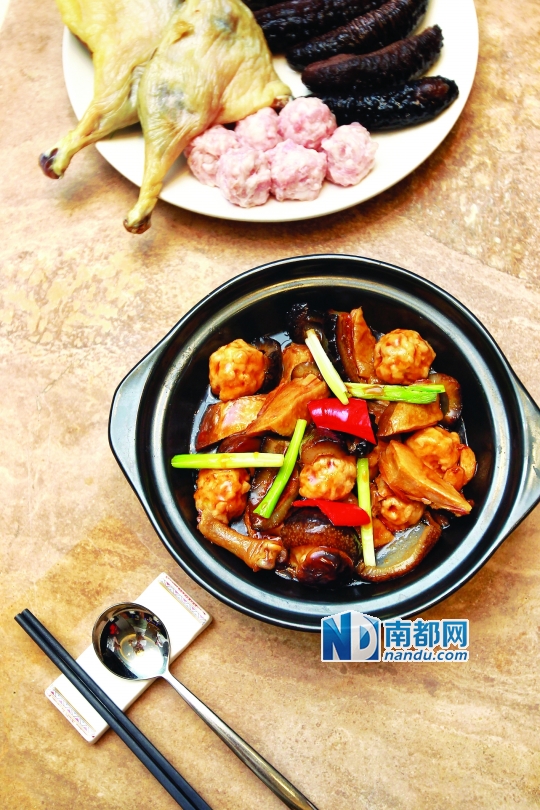 腊鸭肉丸焖辽参。地中海海参与东方海参有着相当不同的口感和质地。