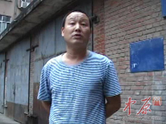 目击者介绍:口中不停在喊一个男孩名字