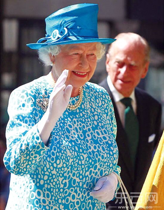 给英女王开直升机 年薪12.8万美元|招聘|应聘者