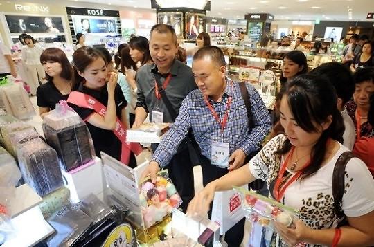 韩国免税店成中国游客专场 本土消费者成稀客
