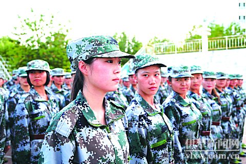 新疆伊犁:大学生军训开启青春记忆|学生|军训