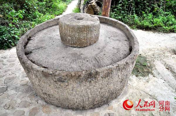 红军碾军粮用过的红军碾