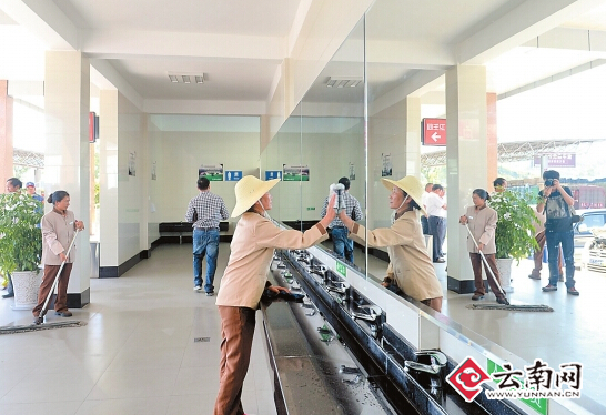 恐龙山服务区的卫生厕所 本报记者 龙宇丹 摄