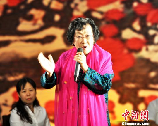 河北梆子传承人张惠云家乡义演 称要传承和创新
