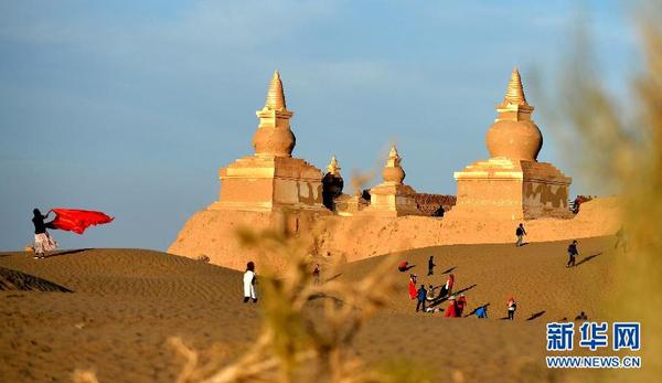 内蒙古额济纳旗进入旅游高峰期|游客|景区_凤凰