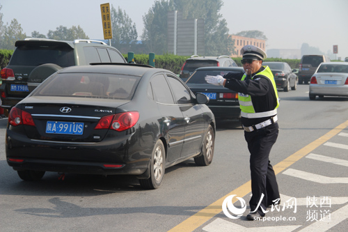 西安交警国庆期间出动警力一万余人次 无重大