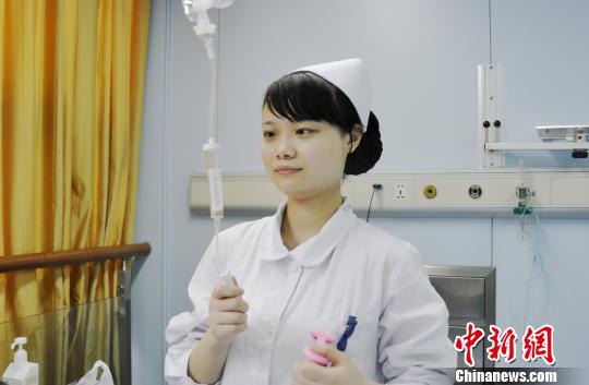 昔日汶川抗震英雄少年成浙江一医院准护士|医