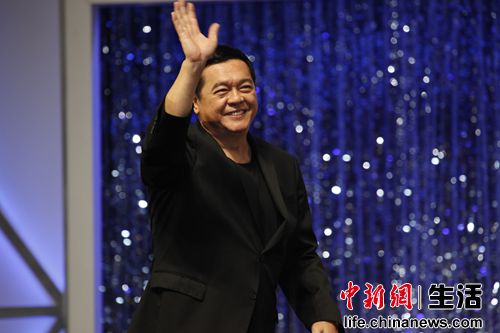 玫琳凯董事长_玫琳凯粉车(2)
