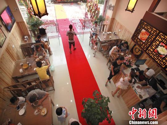 焕然一新的缙云烧饼品牌示范店　缙云烧饼办提供