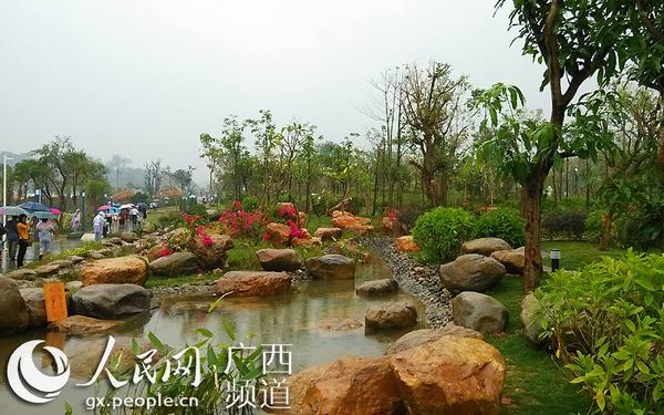 秀丽风景吸引游客的到来