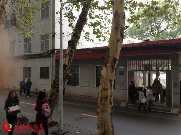 东九宿舍刷卡进出