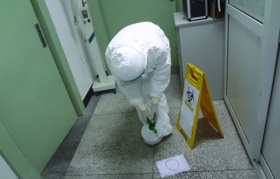 礼贤镇举行临床微生物 实验室应急演练