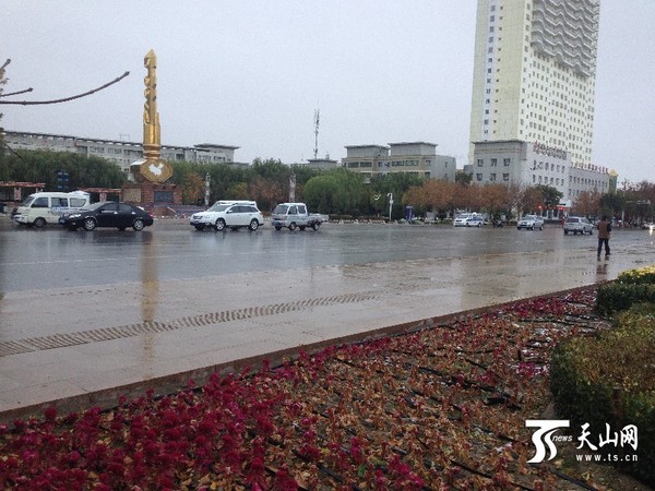 新疆轮台县降下雨夹雪(高清组图)|新疆|天山