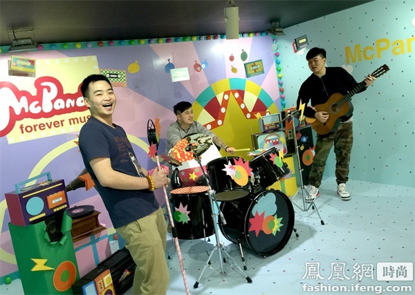 麦克熊猫音乐印象创意视觉展登陆上海南京路百