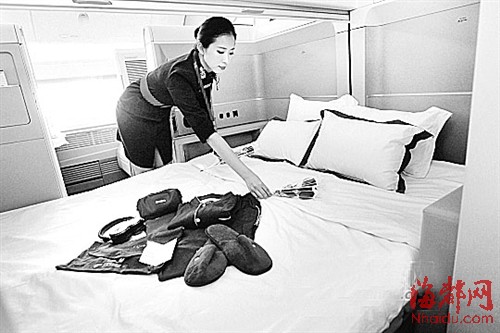 可变双人床的头等舱（网络图）