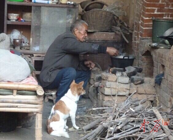 老人以前居住的窑洞
