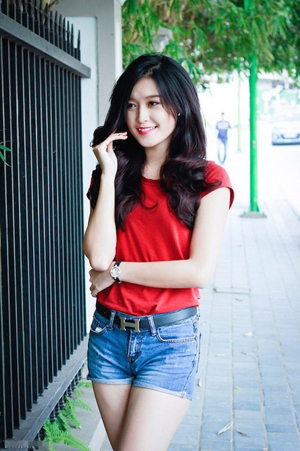 2014年越南小姐选美大赛候选佳丽——Huyen My身高1.74,体重54公斤,曾在于中国举行的2011年亚洲超模大赛中获最佳上镜奖。