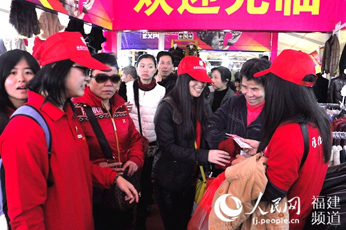 福师大志愿者创新助盲形式呼吁关注残障人士|