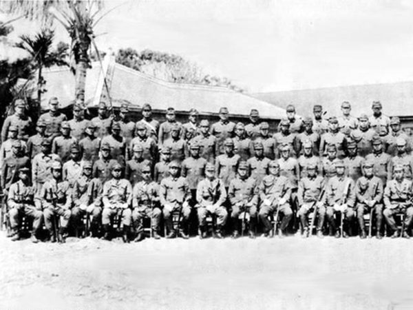 冲绳岛守岛日军军官的合影