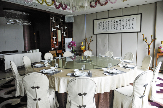 中纪委专题片曝光万庆良出入高消费场所|包间