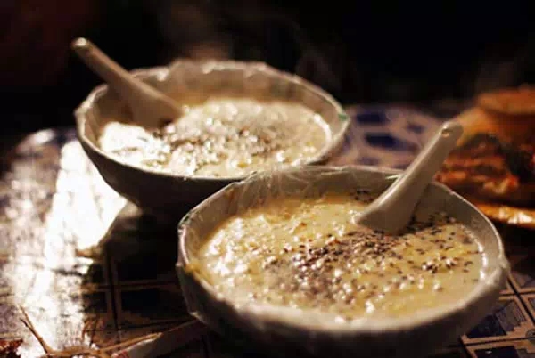 你一定喝过新疆的奶茶,但一定没有喝过鸡蛋牛奶醪糟!