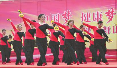 “科技健身舞”大赛成都开赛16支健身舞代表队一决高下|健身舞|健身_凤凰资讯