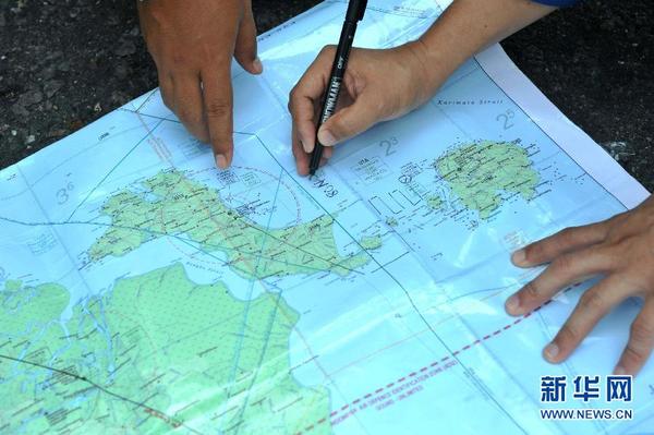 印尼空警在勿里洞岛附近海域搜寻失联航班|亚