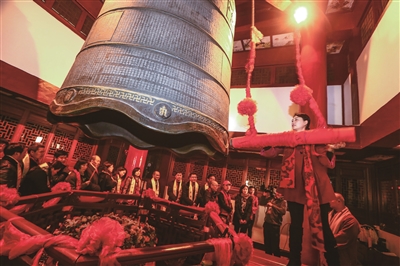 迎接新年的钟声 敲响净慈寺|法师|佛教