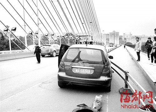 福州三县洲大桥上 宝宝一声咳妈妈撞了车|肇事