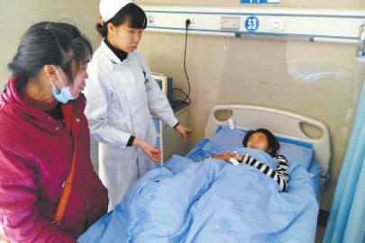 1月13日，小霞在医院接受治疗。