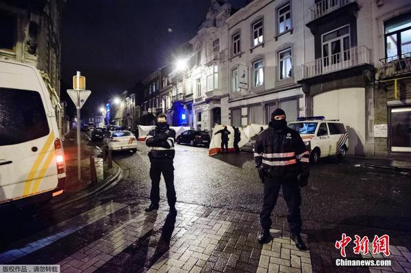 比利时警方突查恐怖分子 街头枪战击毙两嫌犯